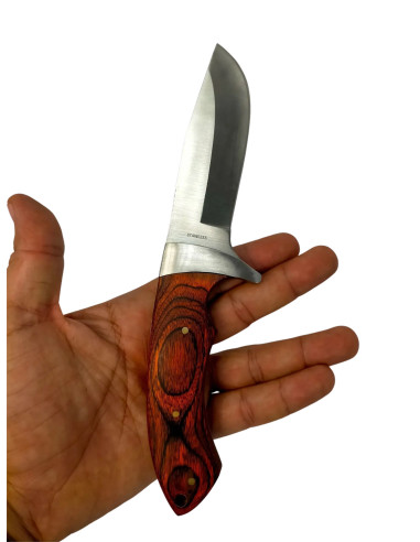 Cuchillo de caza con mango de madera