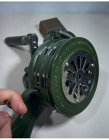 Sirena antiaérea de mano