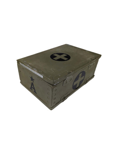 Caja médica con accesorios