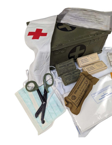 Caja médica con accesorios