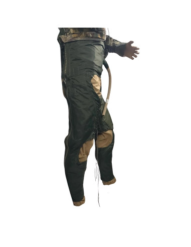 Traje de piloto completo. Chaqueta, mono y pantalón