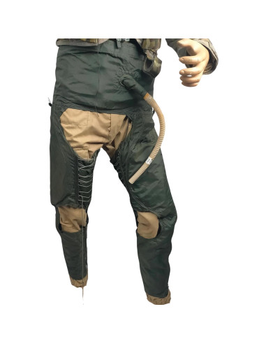 Traje de piloto completo. Chaqueta, mono y pantalón