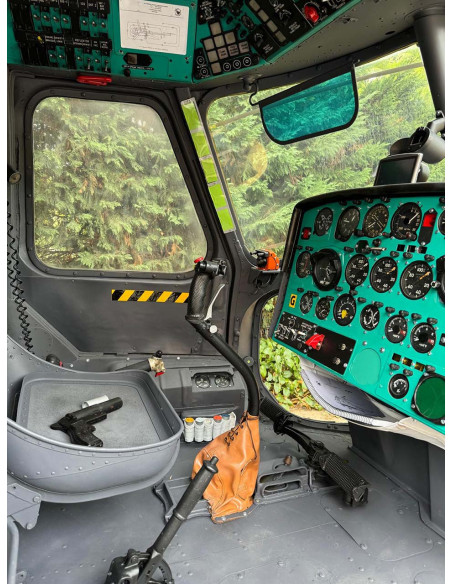 Helicóptero MI-2 PLUS restaurado