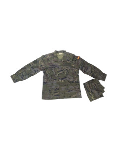 Uniforme militar Woodland pixelado ES