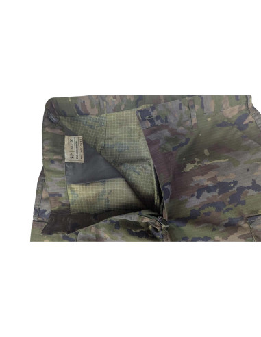 Uniforme militar Woodland pixelado ES