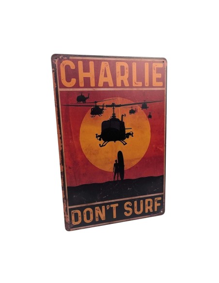 Cartel metálico Charlie no hace surf