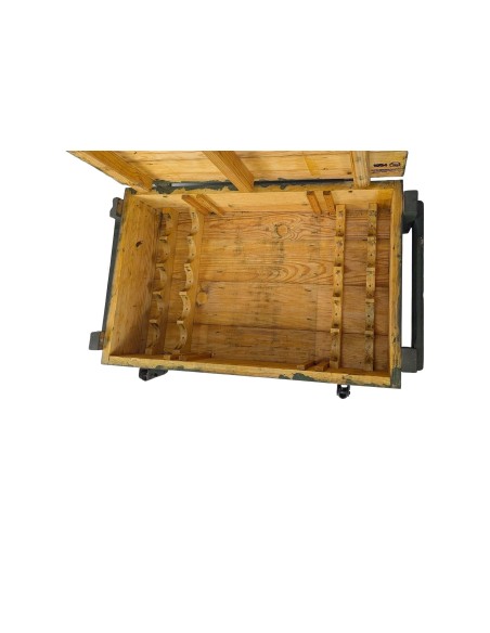 Caja de madera militar antigua grande Europa del Este