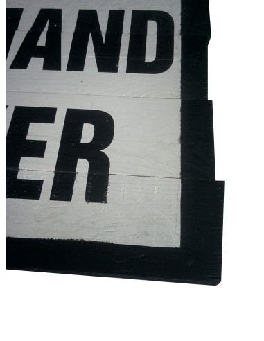 Cartel madera COMMAND BUNKER