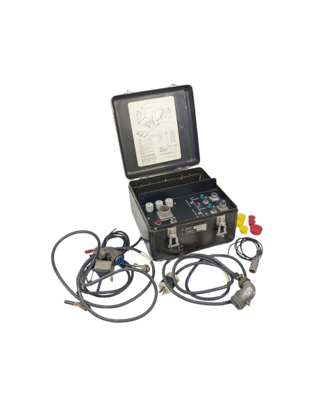 Cargador de baterías militar modelo AN/PRC-104 (BC-104)