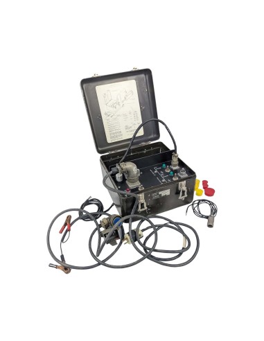 Cargador de baterías militar modelo AN/PRC-104 (BC-104)