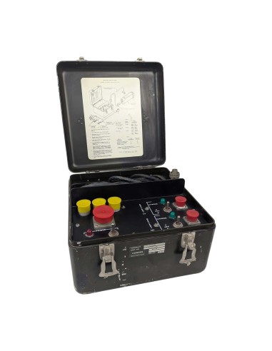 Cargador de baterías militar modelo AN/PRC-104 (BC-104)