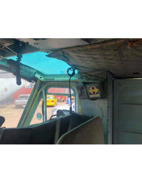 Helicóptero militar US BELL UH-1H (Funcionando)