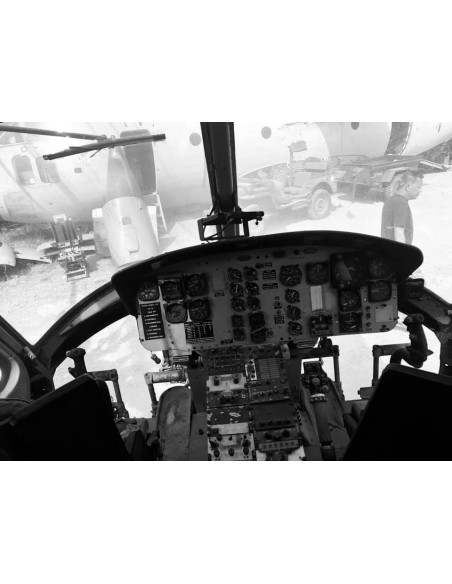 Helicóptero militar US BELL UH-1H (Funcionando)