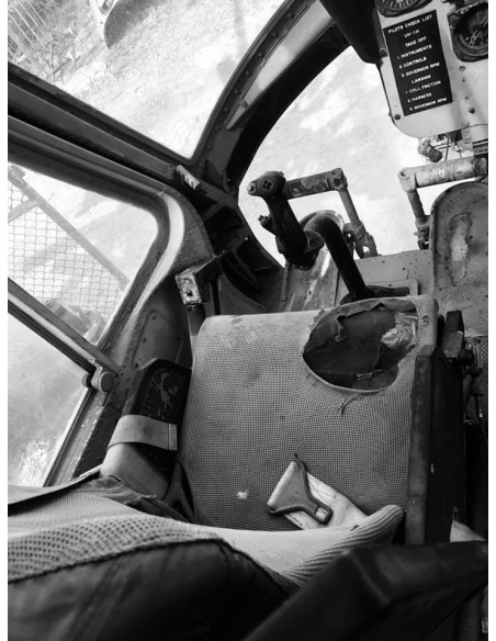 Helicóptero militar US BELL UH-1H (Funcionando)