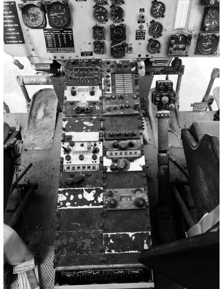 Helicóptero militar US BELL UH-1H (Funcionando)