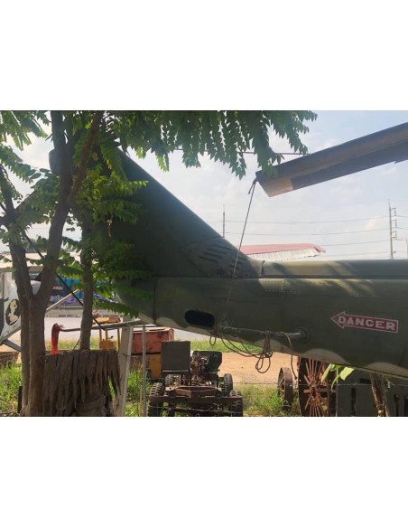 Helicóptero militar US BELL UH-1H (Funcionando)