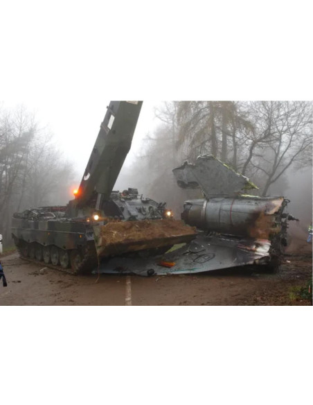 Restos de aviones militares para escenarios