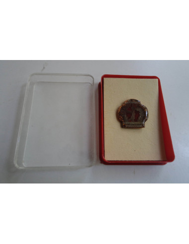 Insignia militar al mérito RDA (AK-47 + Laurel) + caja