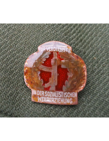 Insignia militar al mérito RDA (AK-47 + Laurel) + caja