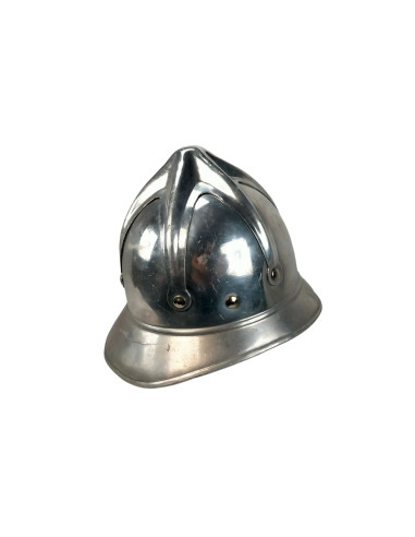 Cascos de bomberos antiguos